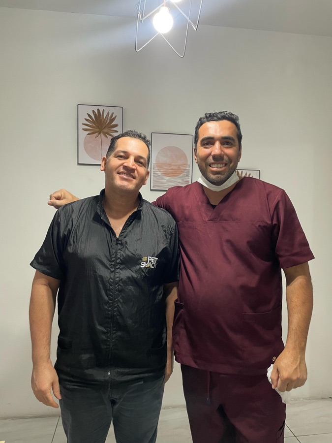 Paciente sorrindo após tratamento J&M Odontologia